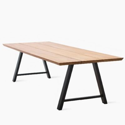 oudoor dining tables